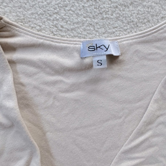 ***BRAND NEW*** SKY Ayama Long Sleeve Crop Top - Picture 5 of 7
